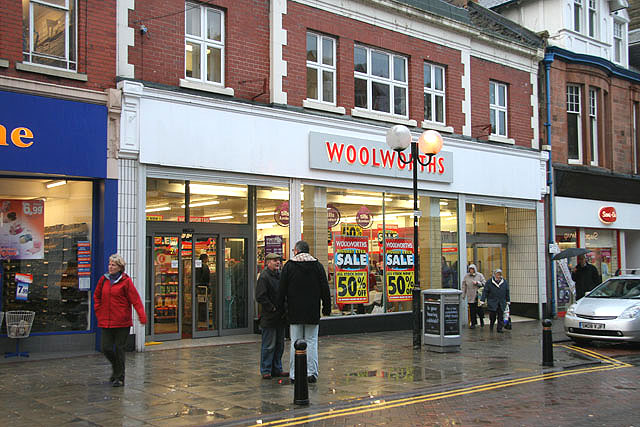 Woolworths shopfront at 25 Channel Street, Galashiels, shortly before the chain closed in 2008
